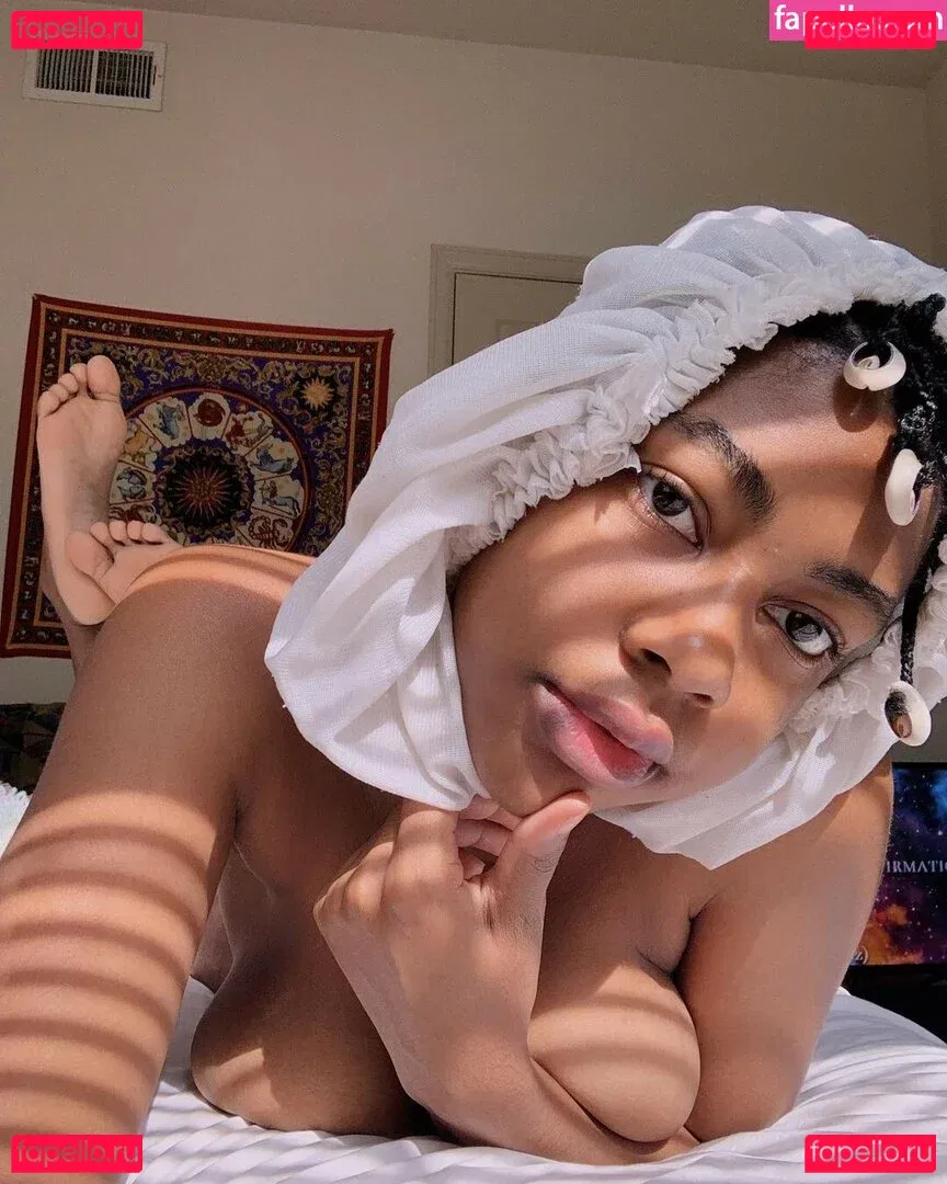 sapiosuccubust Onlyfans Photo Gallery 