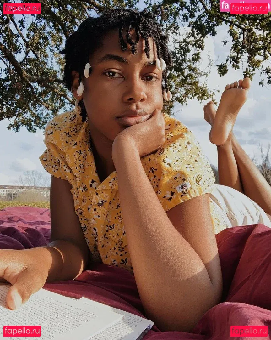 sapiosuccubust Onlyfans Photo Gallery 