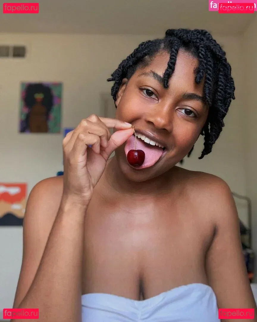 sapiosuccubust Onlyfans Photo Gallery 