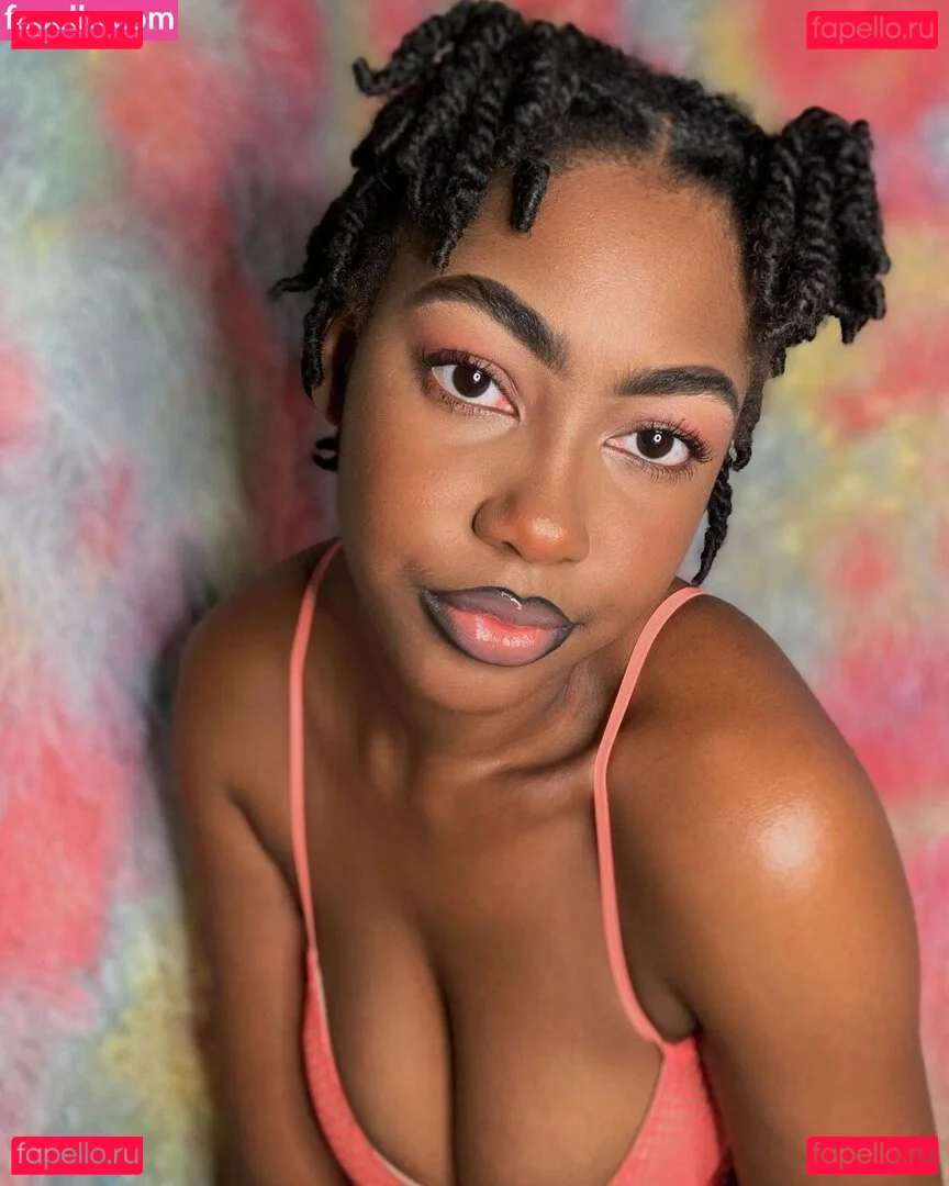 sapiosuccubust Onlyfans Photo Gallery 