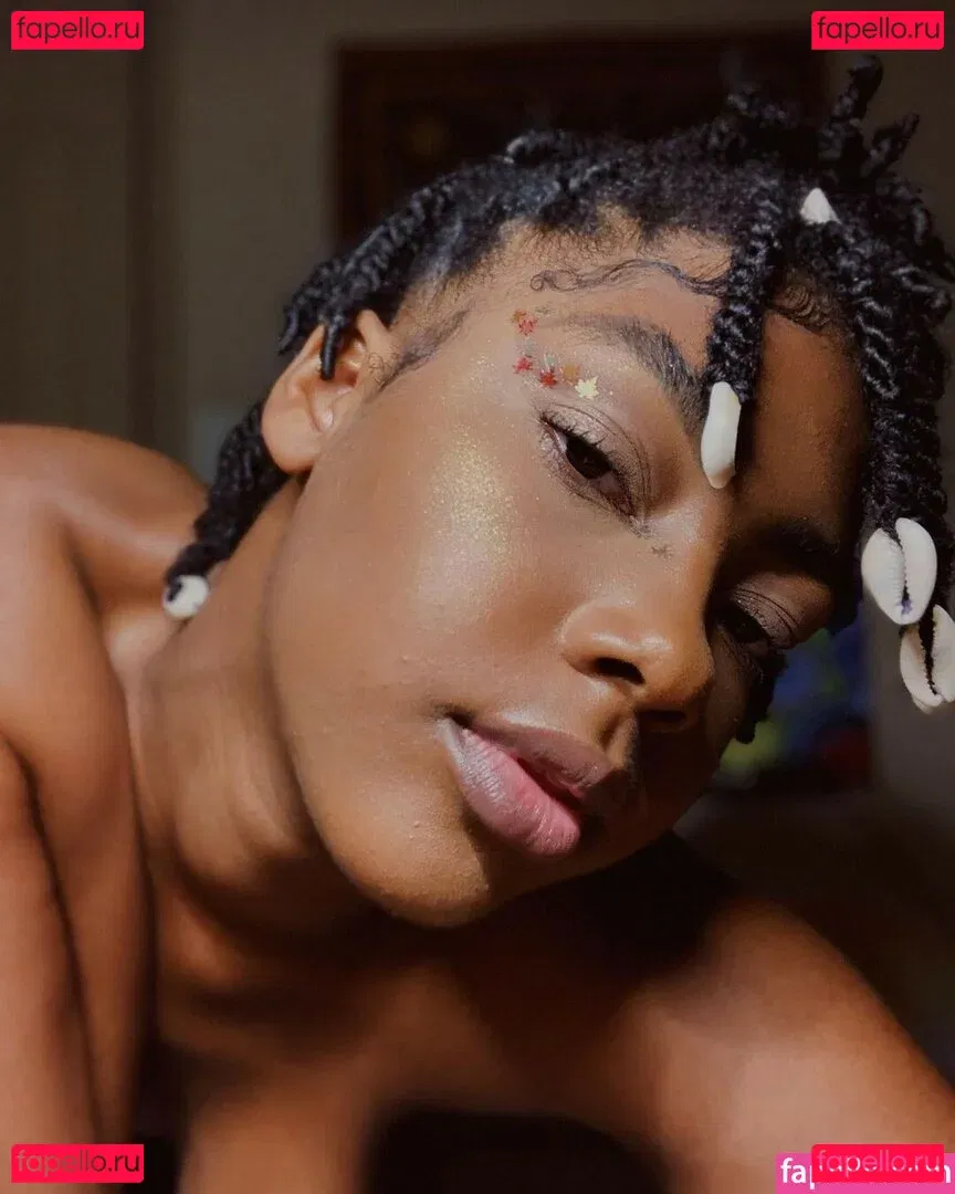 sapiosuccubust Onlyfans Photo Gallery 