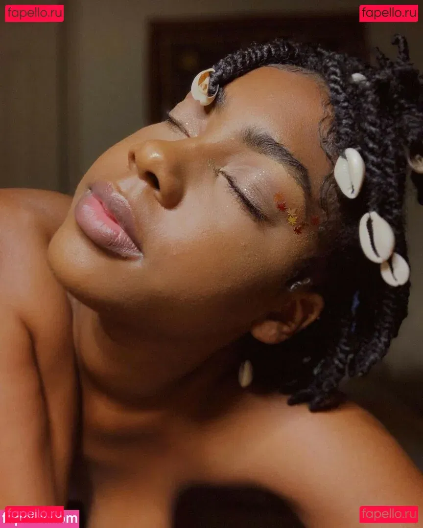 sapiosuccubust Onlyfans Photo Gallery 