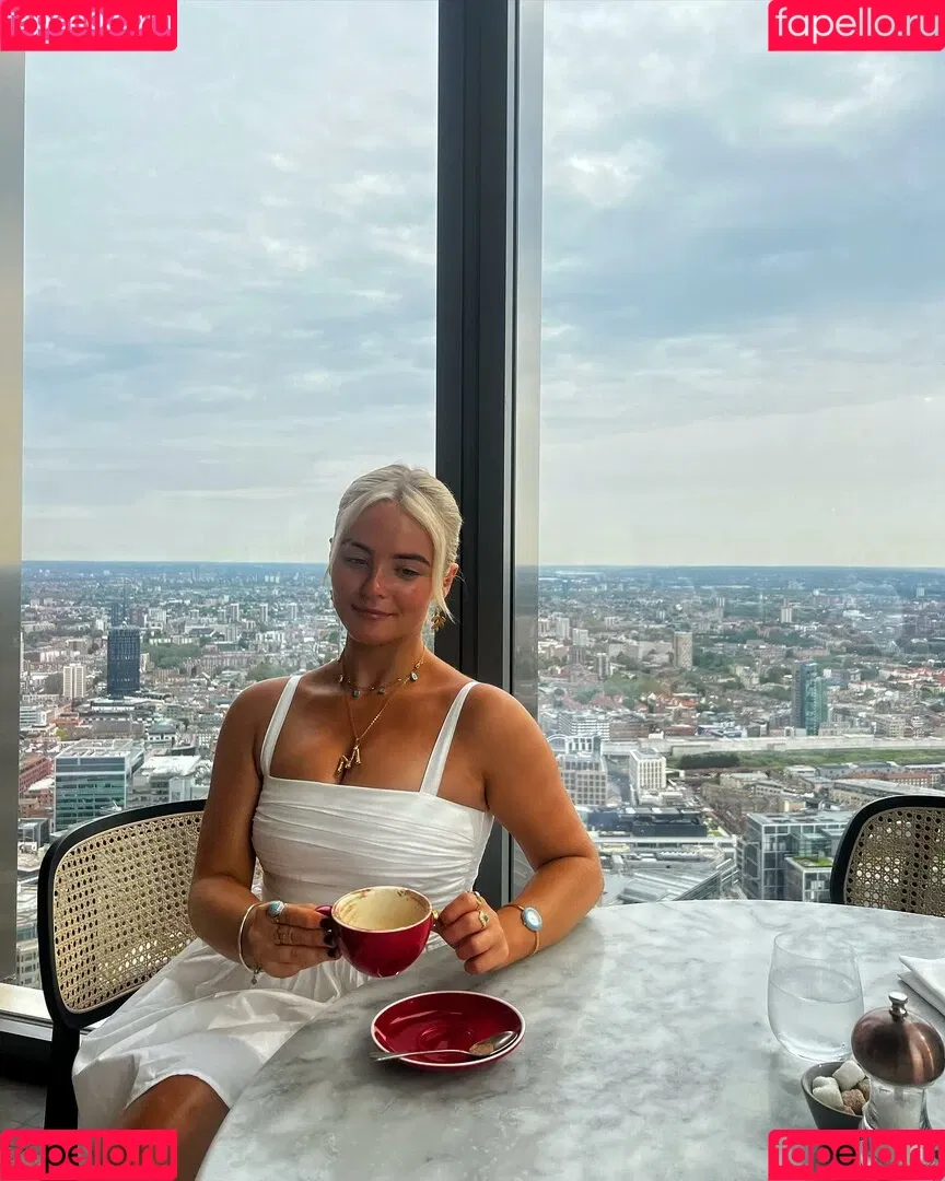 Millie Gibson Onlyfans Photo Gallery 