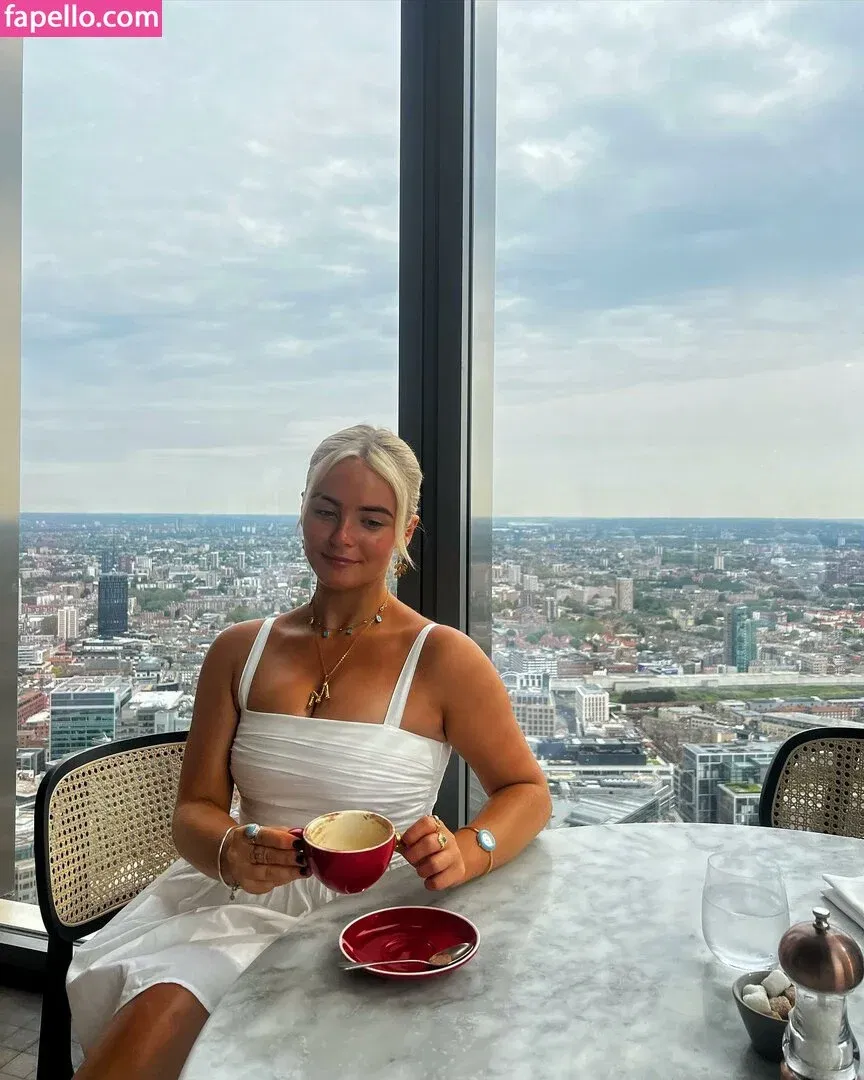 Millie Gibson Onlyfans Photo Gallery 