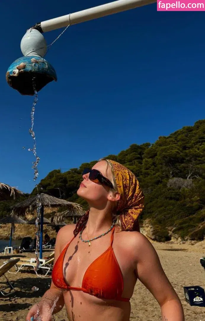 Millie Gibson Onlyfans Photo Gallery 