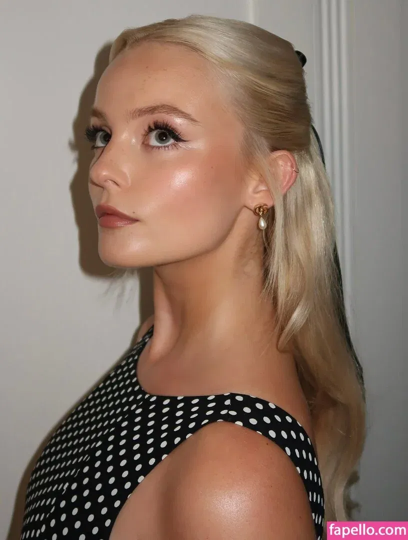 Millie Gibson Onlyfans Photo Gallery 