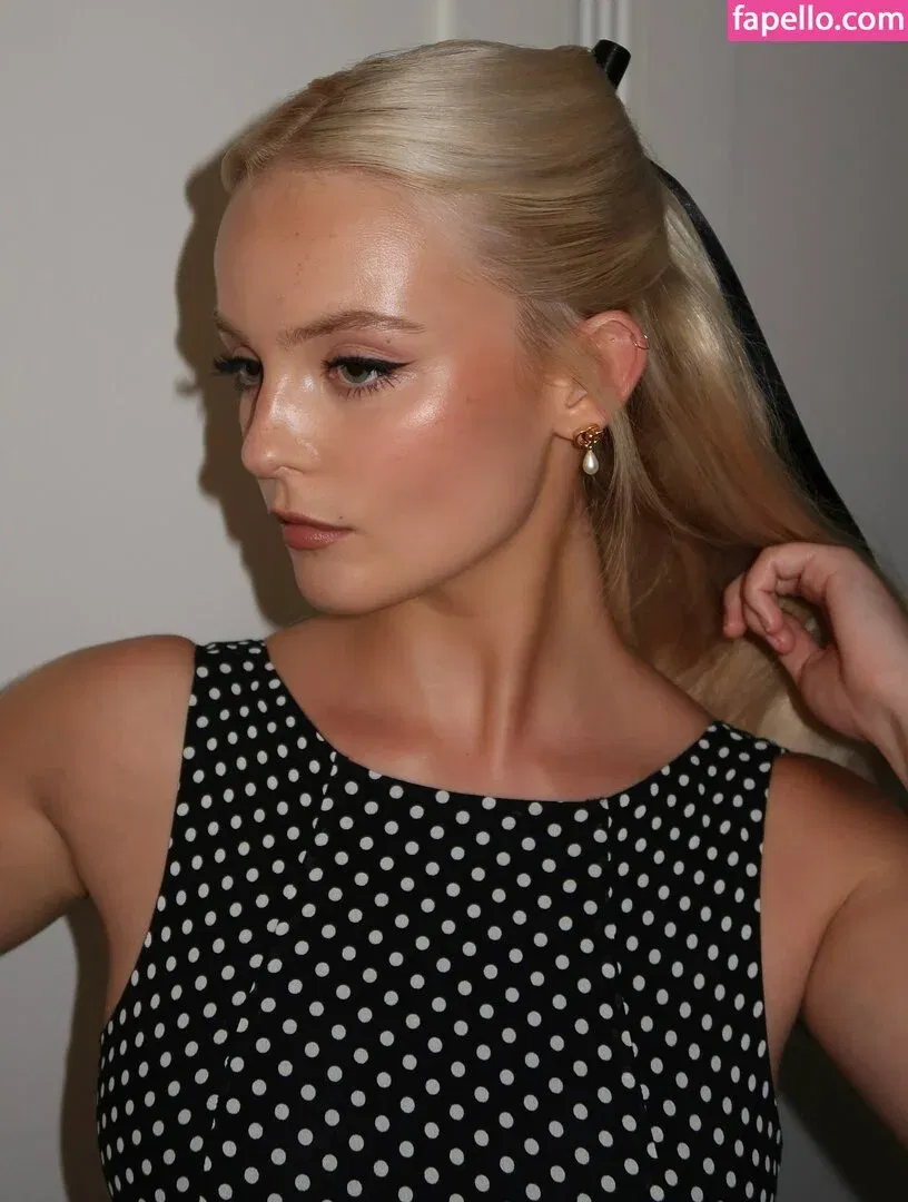 Millie Gibson Onlyfans Photo Gallery 