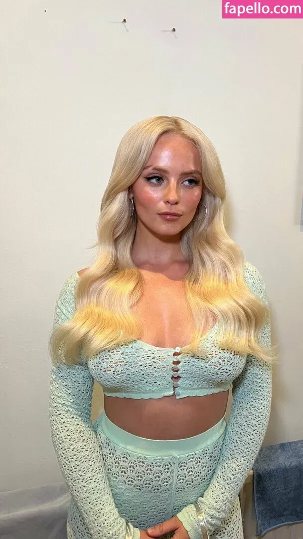 Millie Gibson Onlyfans Photo Gallery 