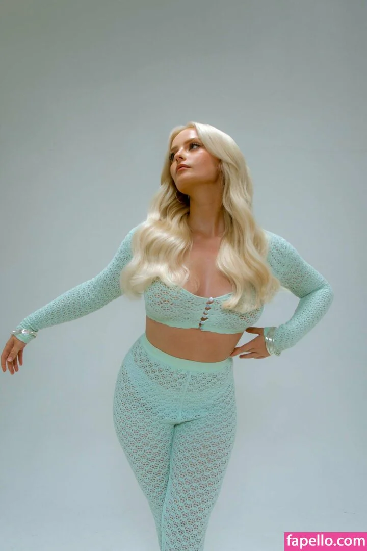 Millie Gibson Onlyfans Photo Gallery 