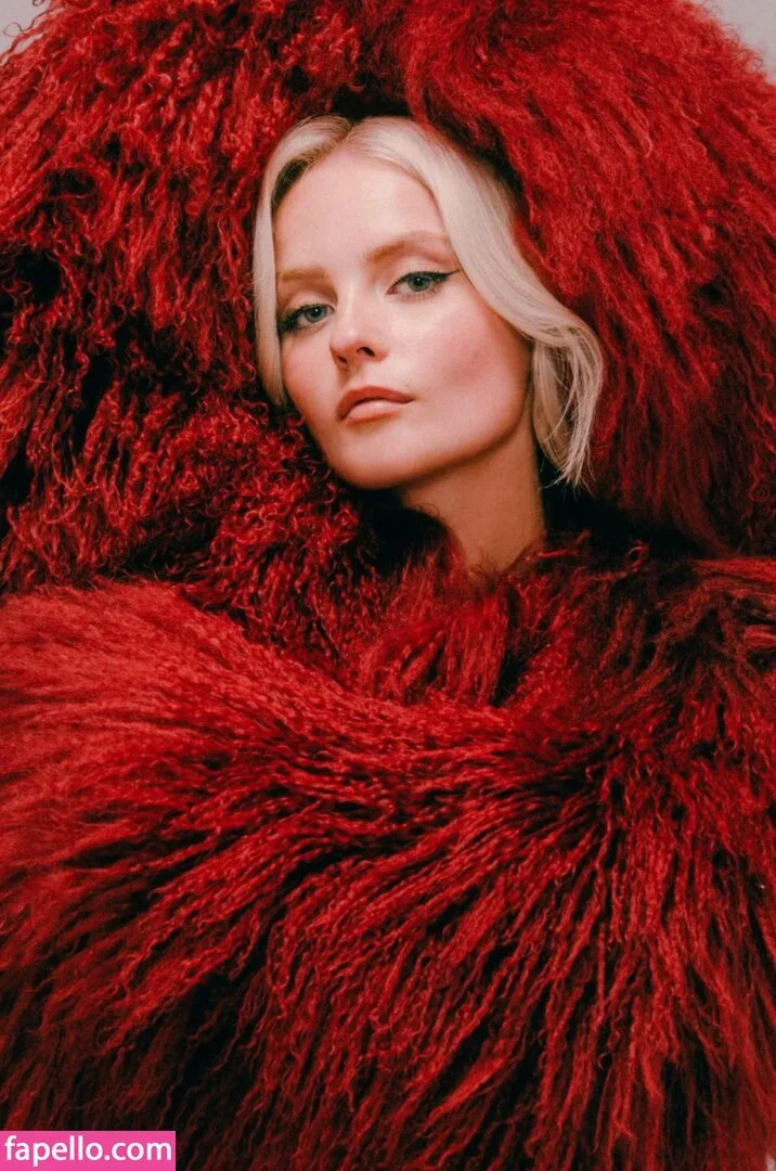 Millie Gibson Onlyfans Photo Gallery 