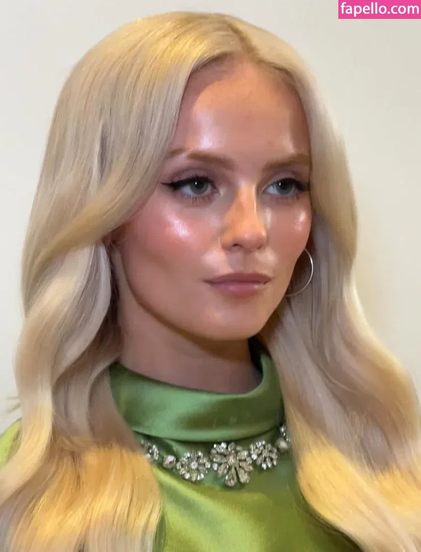 Millie Gibson Onlyfans Photo Gallery 