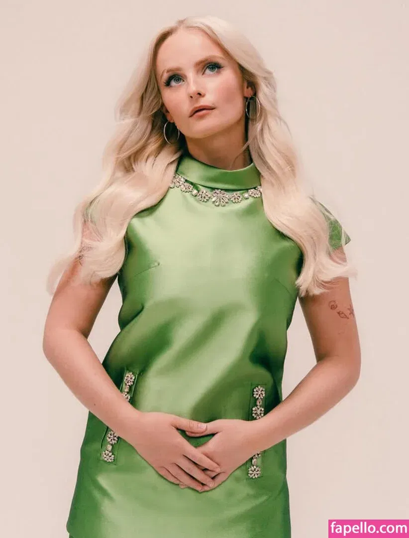 Millie Gibson Onlyfans Photo Gallery 