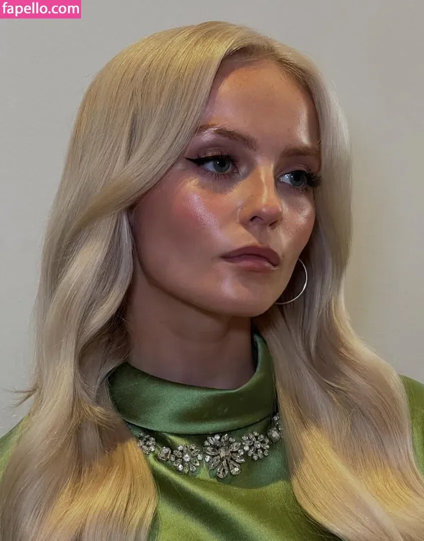 Millie Gibson Onlyfans Photo Gallery 