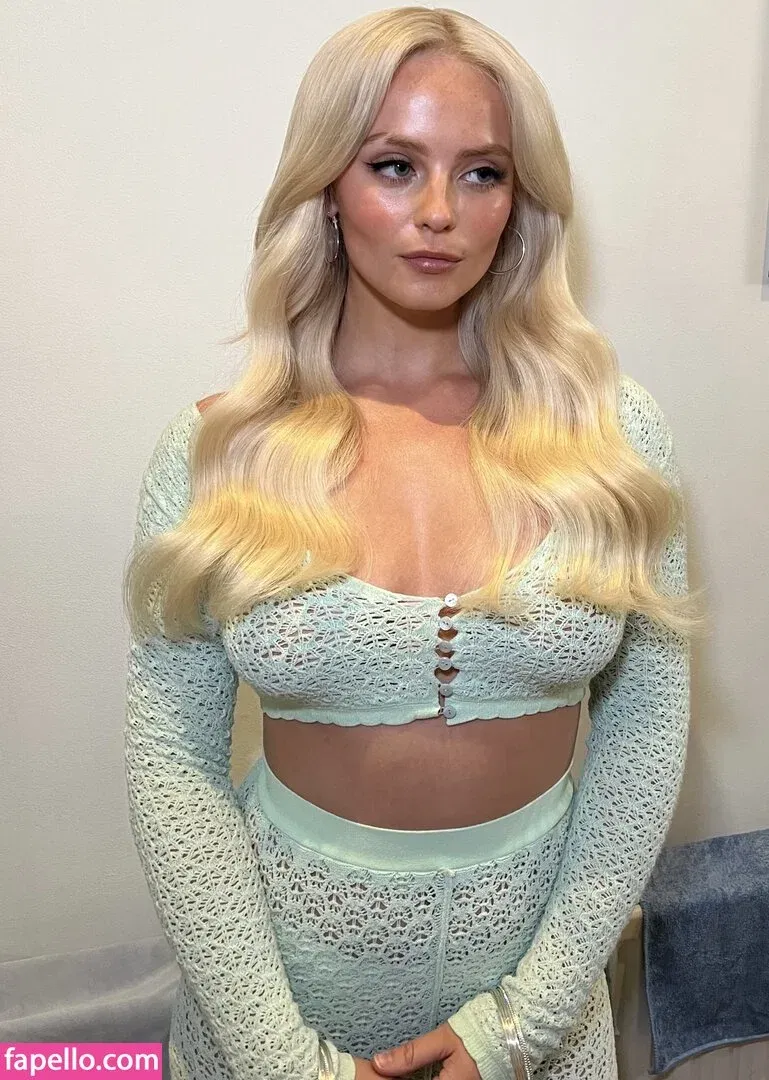 Millie Gibson Onlyfans Photo Gallery 