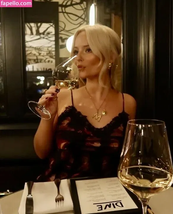 Millie Gibson Onlyfans Photo Gallery 