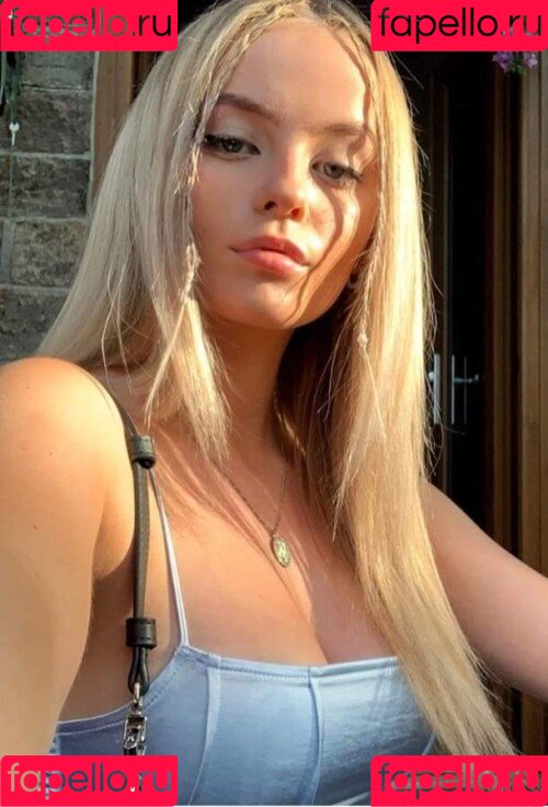 Millie Gibson Onlyfans Photo Gallery 