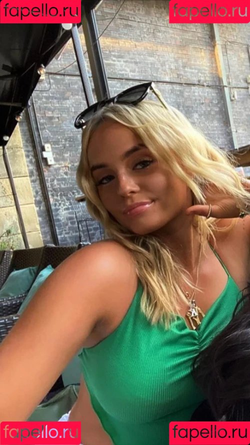 Millie Gibson Onlyfans Photo Gallery 