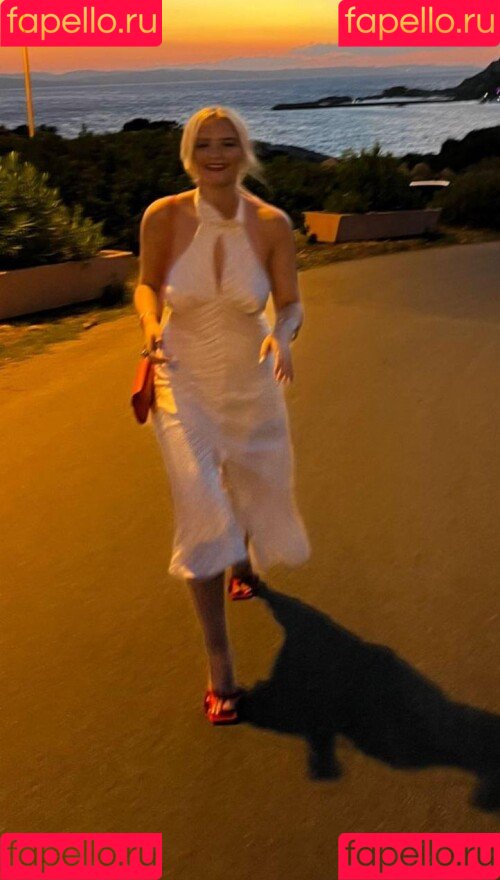 Millie Gibson Onlyfans Photo Gallery 