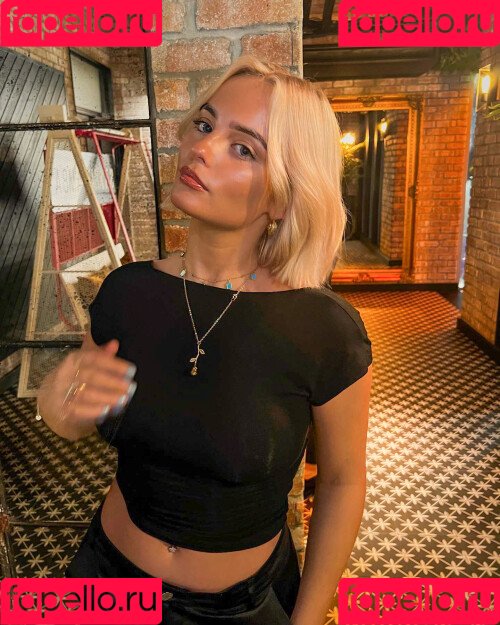 Millie Gibson Onlyfans Photo Gallery 