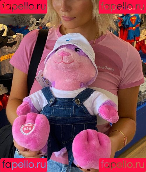 Millie Gibson Onlyfans Photo Gallery 