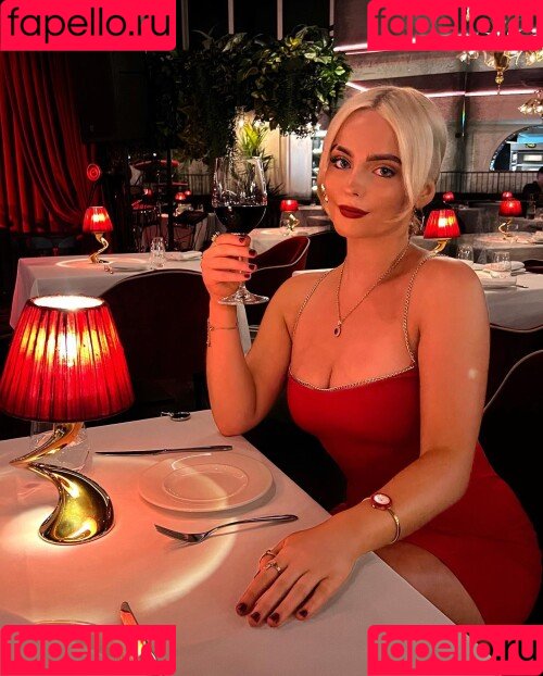 Millie Gibson Onlyfans Photo Gallery 