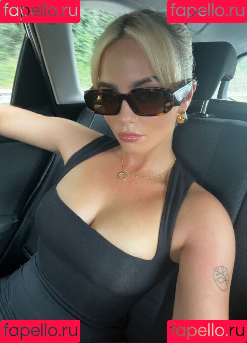 Millie Gibson Onlyfans Photo Gallery 