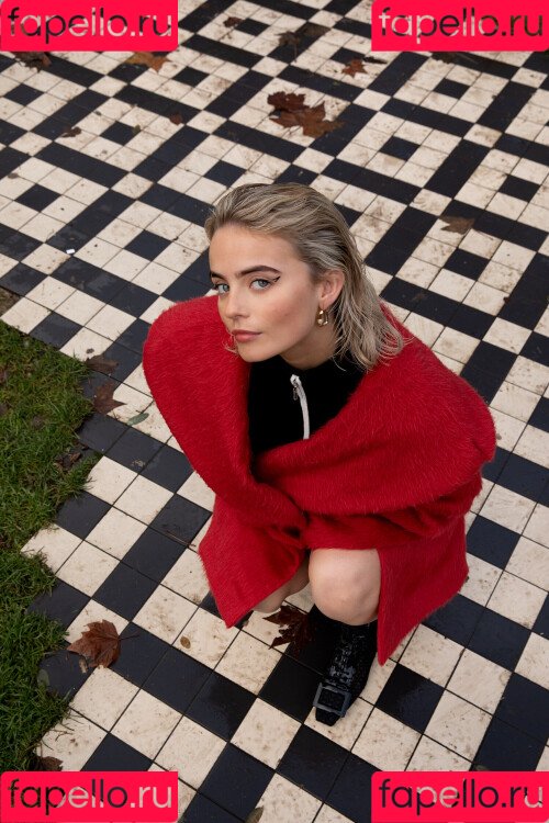 Millie Gibson Onlyfans Photo Gallery 