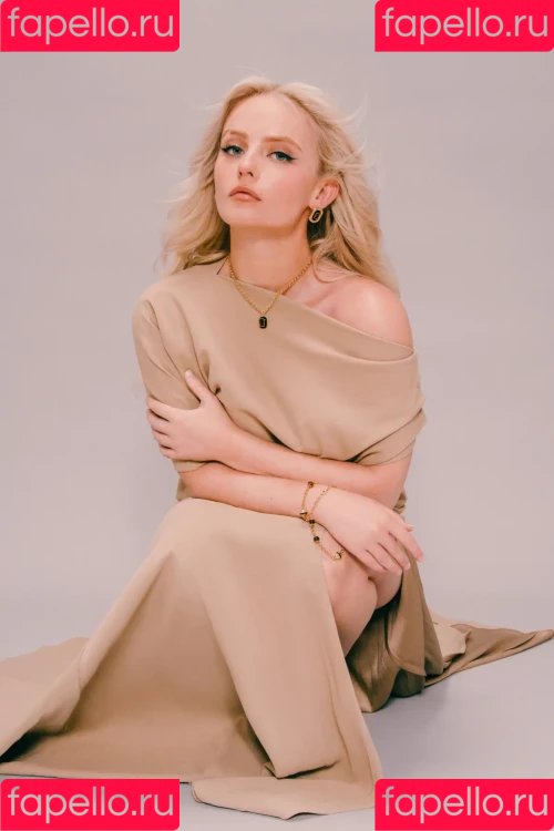 Millie Gibson Onlyfans Photo Gallery 