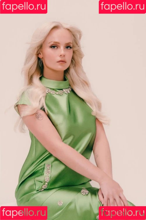 Millie Gibson Onlyfans Photo Gallery 