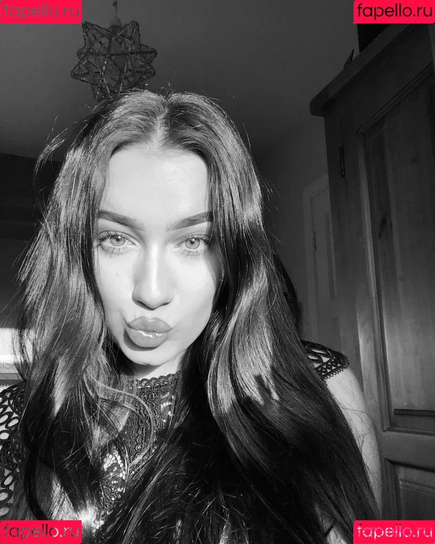 Grace Baker Onlyfans Photo Gallery 