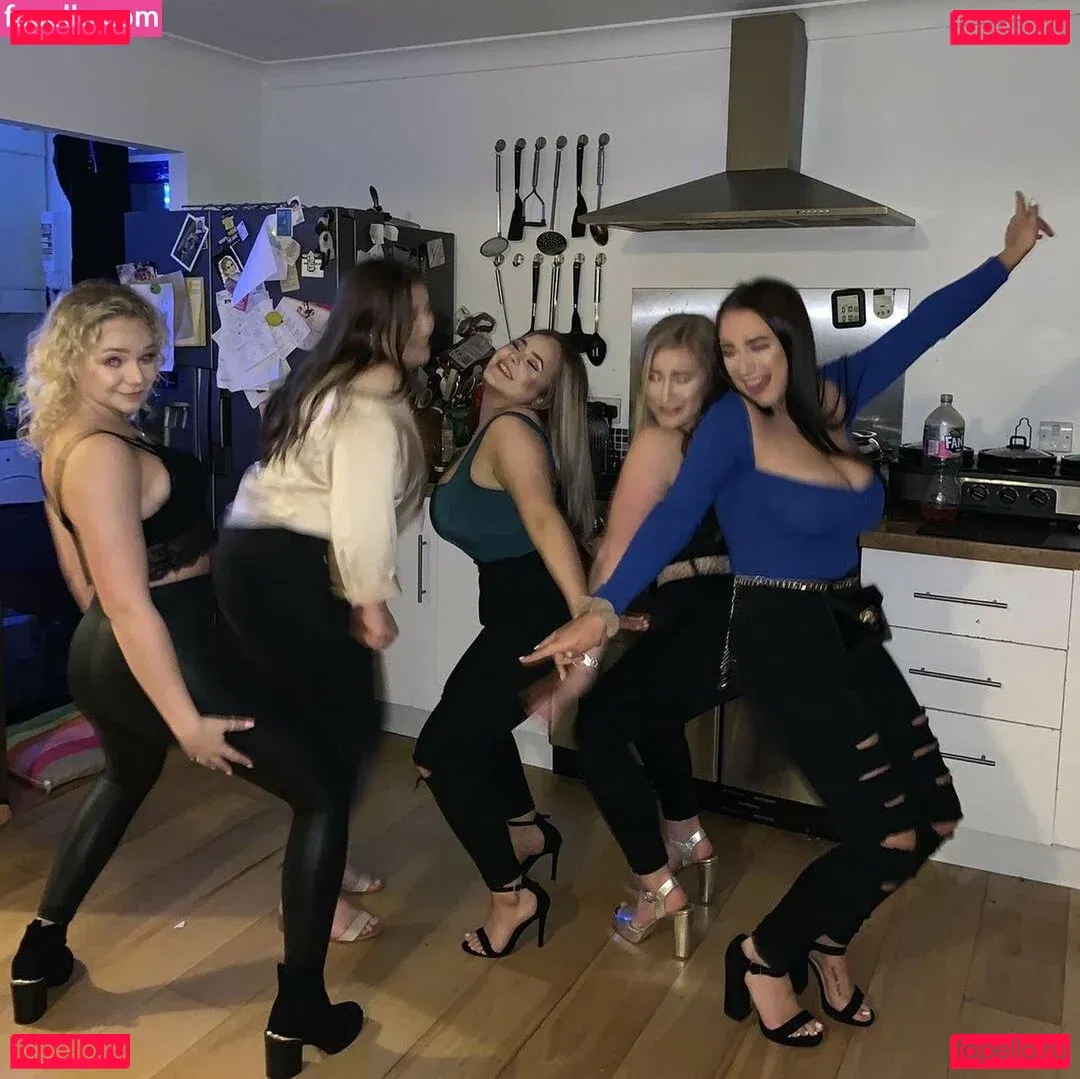 Grace Baker Onlyfans Photo Gallery 