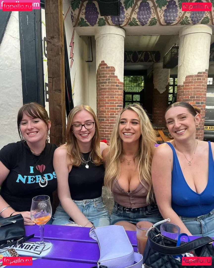 Grace Baker Onlyfans Photo Gallery 