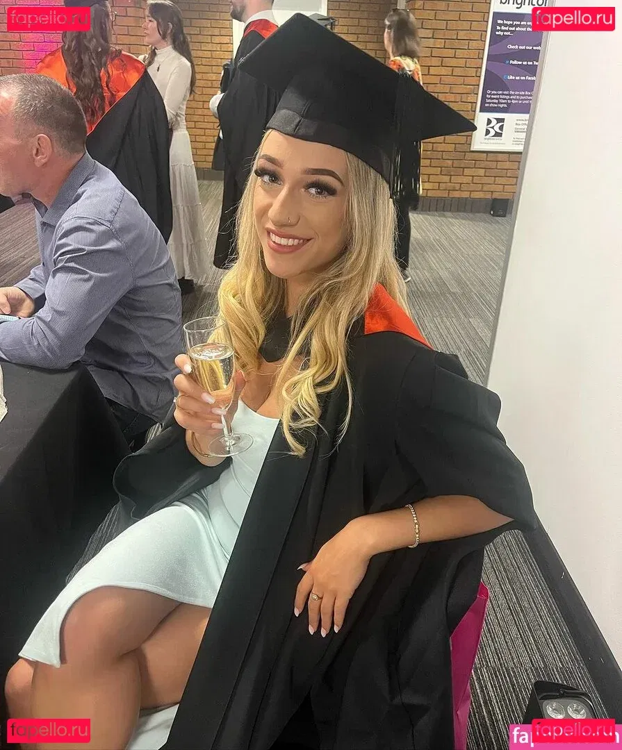 Grace Baker Onlyfans Photo Gallery 