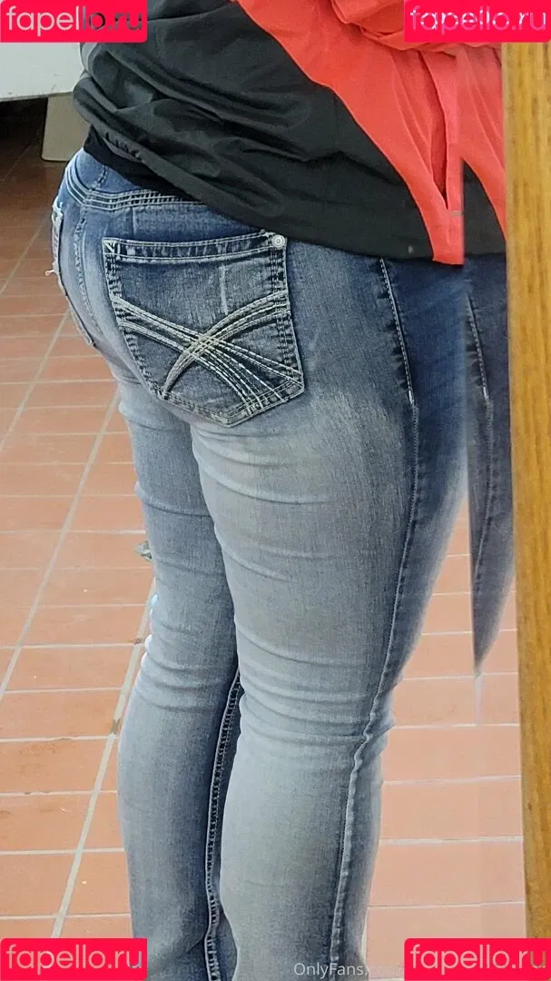 marriedmilfmallori Onlyfans Photo Gallery 