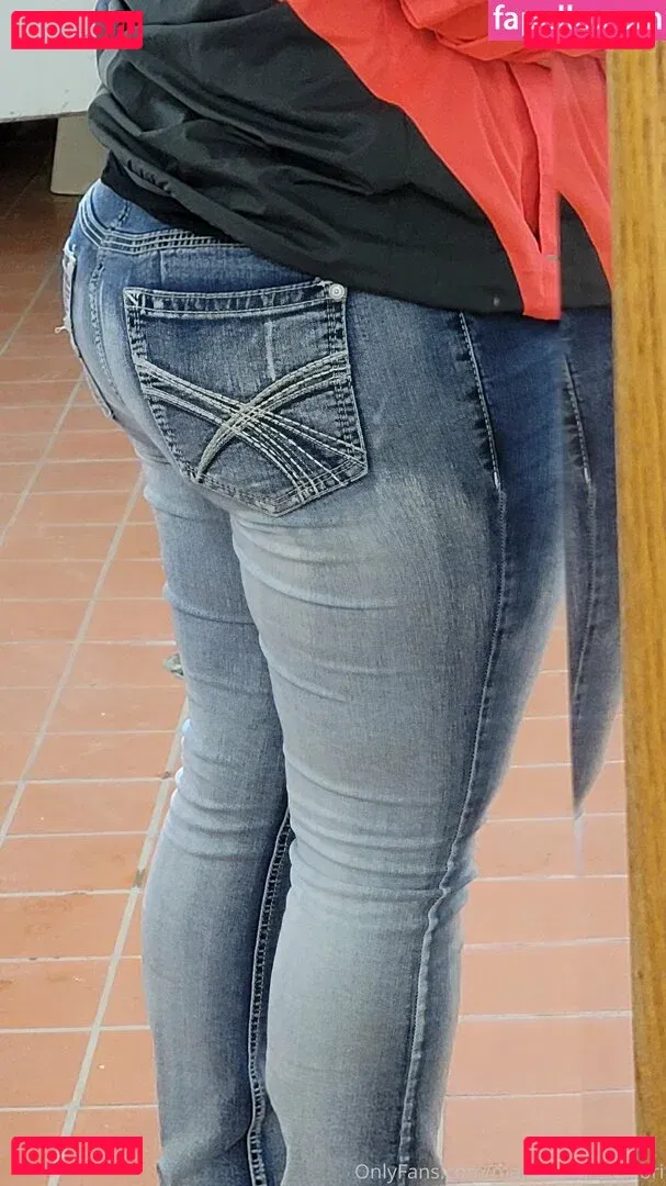 marriedmilfmallori Onlyfans Photo Gallery 