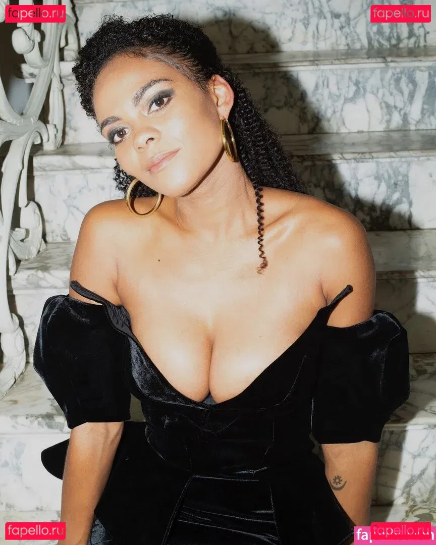 Dzifa Kusenuh Onlyfans Photo Gallery 