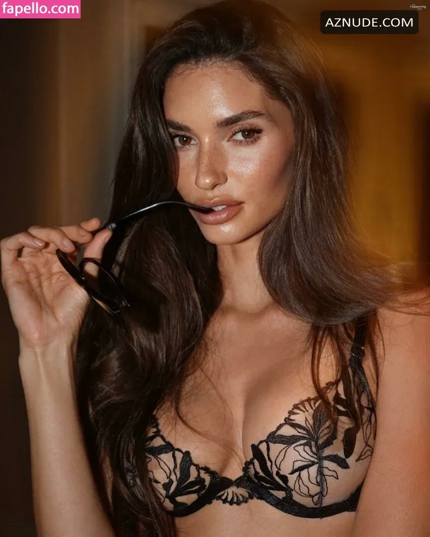 Debbie St Pierre Onlyfans Photo Gallery 