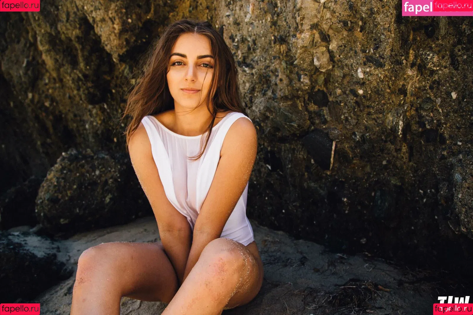 Emelia Hartford Onlyfans Photo Gallery 