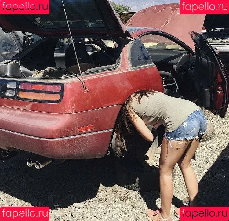 Emelia Hartford Onlyfans Photo Gallery 