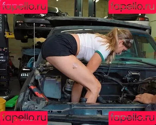 Emelia Hartford Onlyfans Photo Gallery 
