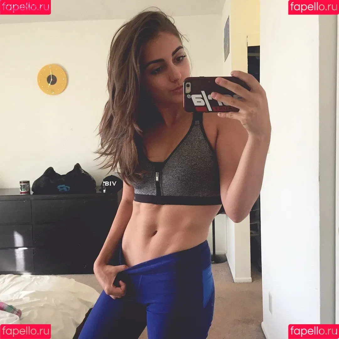 Emelia Hartford Onlyfans Photo Gallery 