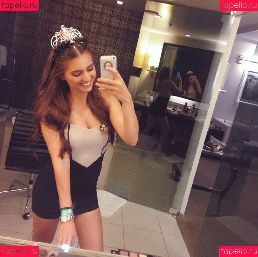 Emelia Hartford Onlyfans Photo Gallery 