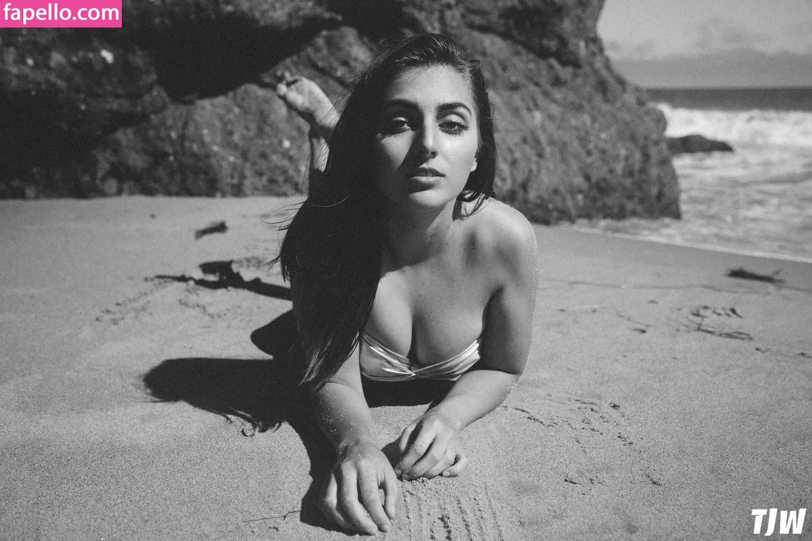 Emelia Hartford Onlyfans Photo Gallery 