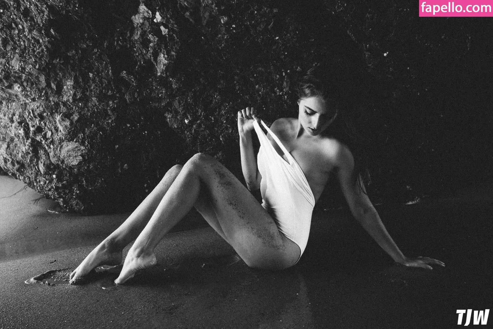 Emelia Hartford Onlyfans Photo Gallery 