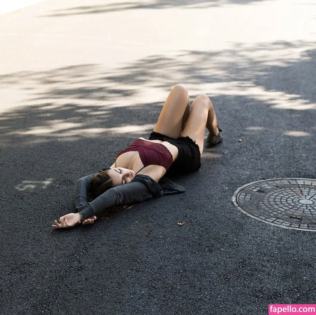 Emelia Hartford Onlyfans Photo Gallery 