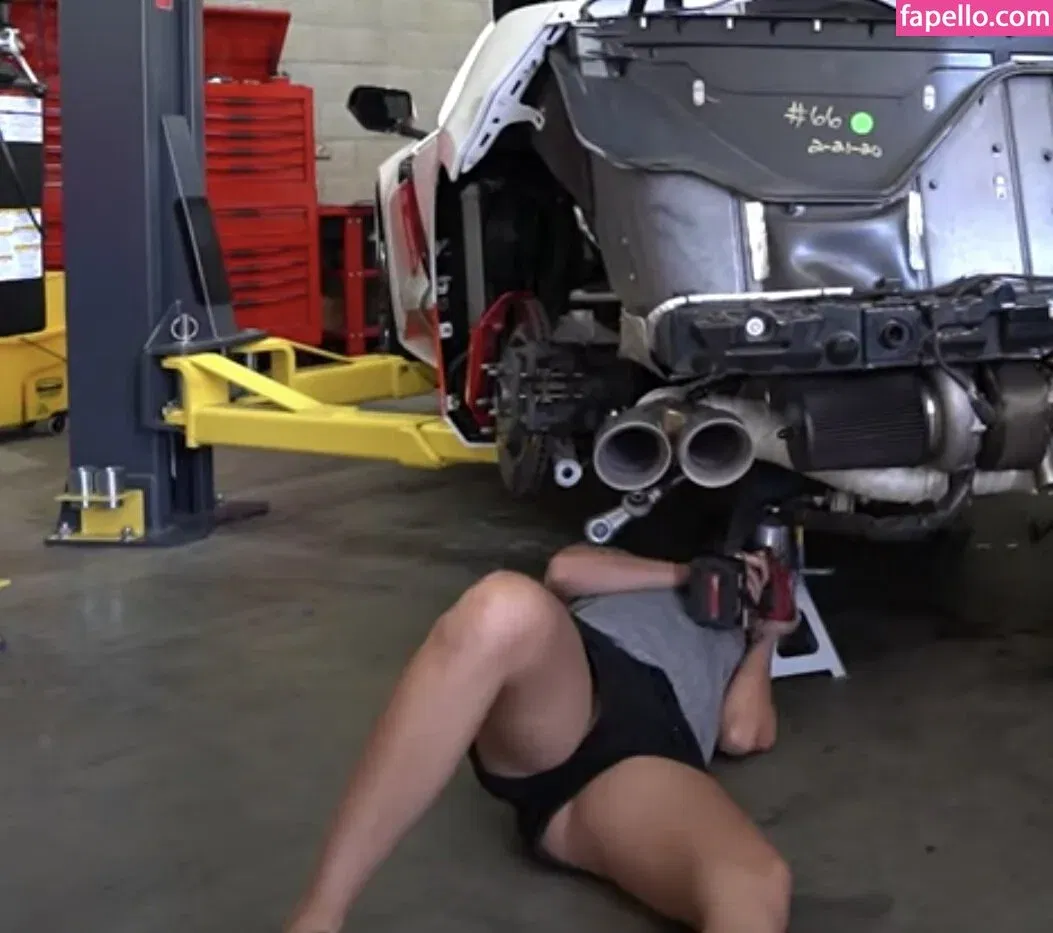 Emelia Hartford Onlyfans Photo Gallery 