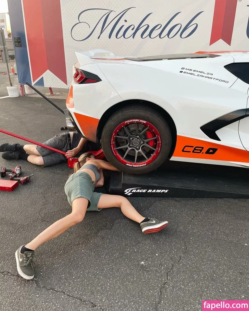 Emelia Hartford Onlyfans Photo Gallery 