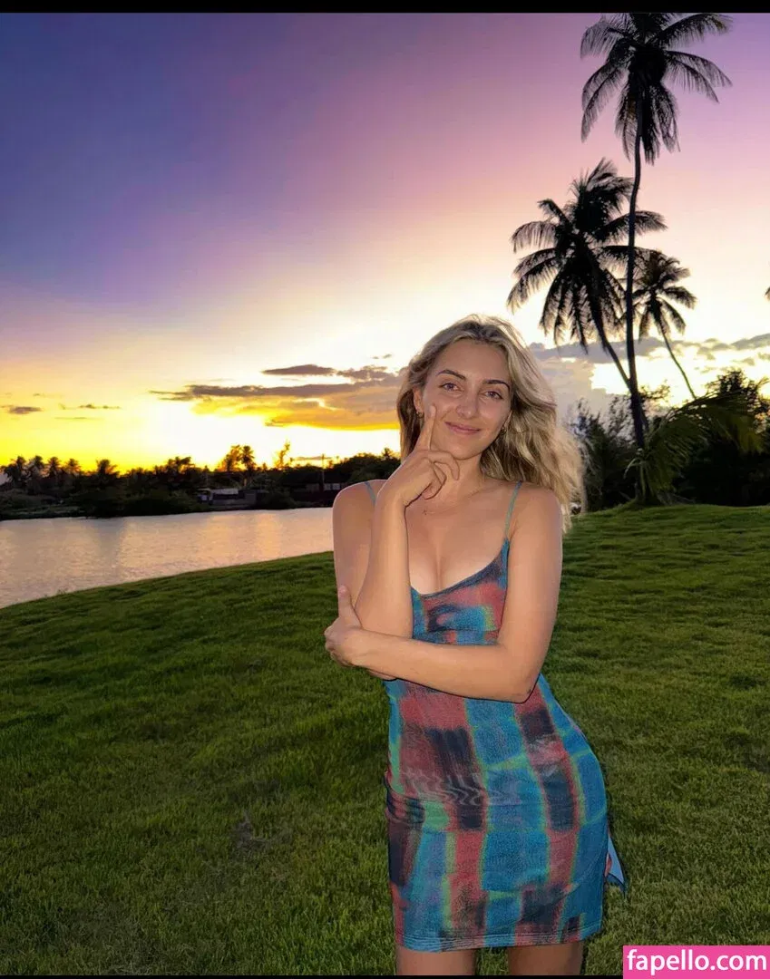 Emelia Hartford Onlyfans Photo Gallery 