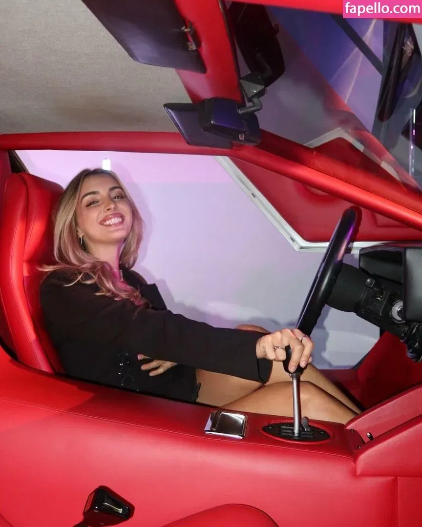 Emelia Hartford Onlyfans Photo Gallery 