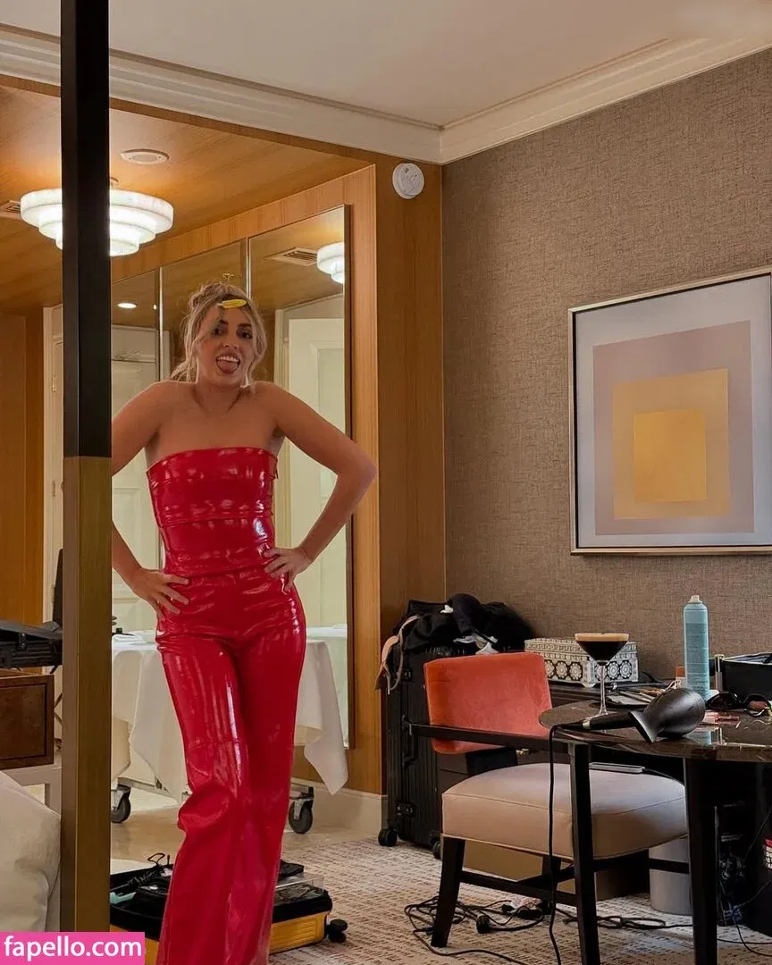 Emelia Hartford Onlyfans Photo Gallery 